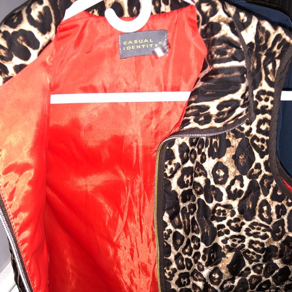 Women’s cheetah printed vest - Picture 3 of 4